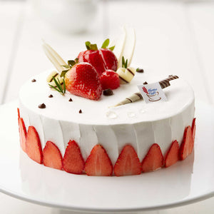 Eggless Strawberry cake by Metta Cafe
