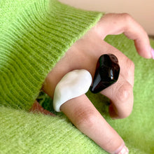 Fashion Korean Geometry Irregular Couple Rings For Women Charm Punk Black White Resin Acrylic Stacking Wear Finger Ring Jewelry