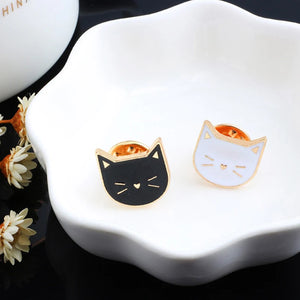 2PCS/Set Couple Friend Cats Brooch Set Cute Black And White Kitten Enamel Pins Cartoon Cat Claw Fishbone Badge Bag Lapel Jewelry