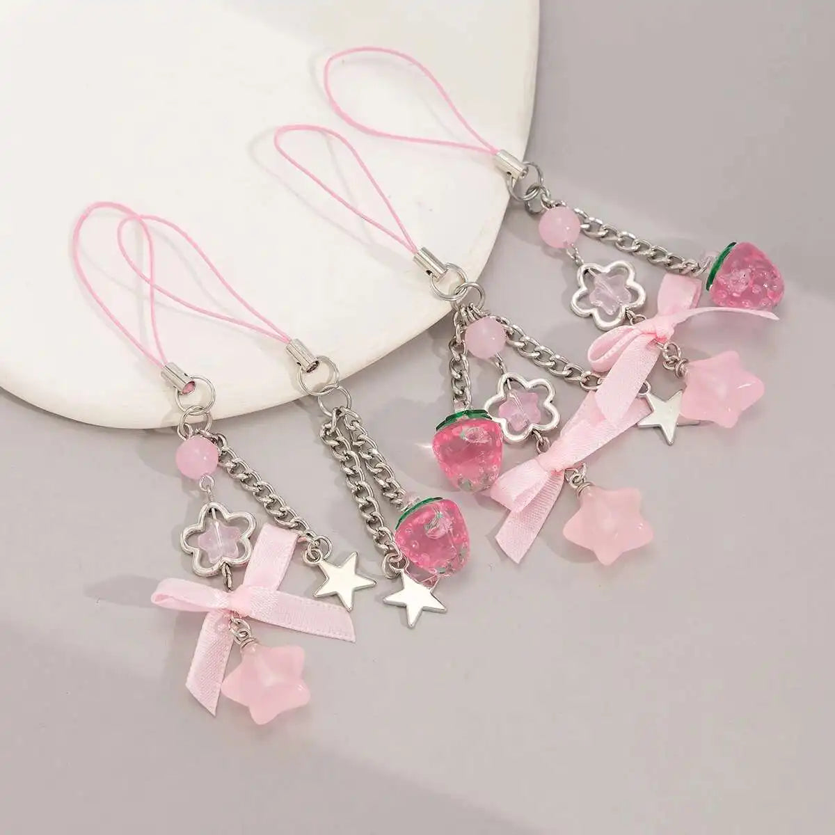 Ingemark 2025 New Korean Fashion Sweet Strawberry Bowknot Keychains Star Pendant Keyrings Ins Aesthetic Holder Bag Accessories