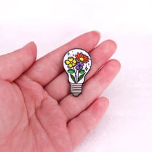 A2764 Floral Garden Light Bulb and Flowers Badge Enamel Pin Brooch Brooches for Clothing Lapel Pin Backpack Accessories Jewelry