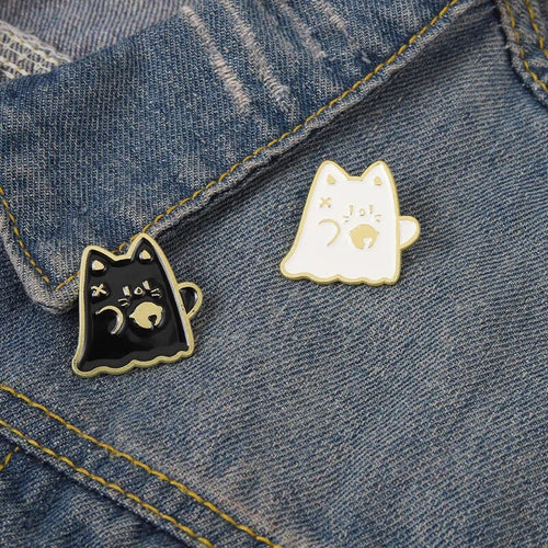 Cartoon Black White Cat Enamel Pins Cute Boo Halloween Ghost Brooches Lapel Badges for Bag Clothes Gothic Jewelry Gift Wholesale