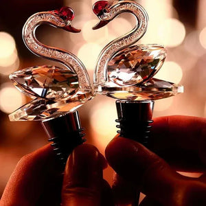 Zinc Alloy Swan Heart Shaped Transparent Crystal Wine Glass Bottle Wedding Gifts Wine Stoppers Set