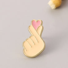 Cute Fashion Hand Heart Gesture Brooch Enamel Pin Sign Language Lapel Pins Metal Badges Gifts For Women Men Friends Brooches