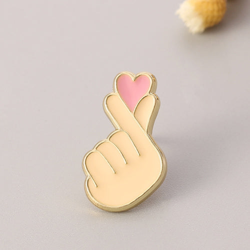 Cute Fashion Hand Heart Gesture Brooch Enamel Pin Sign Language Lapel Pins Metal Badges Gifts For Women Men Friends Brooches