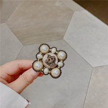 Women Brooches Pins Badge Coat Big Metal Vintage Retro Star Bee Lace Pearl Handmade Wholesale Series Accessories-SW