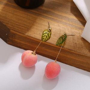 Fashion New Simulation Peach Stud Earrings Girl Cute Romantic Contracted Acrylic Leaves Tassel Earrings for Women Jewelry Gift
