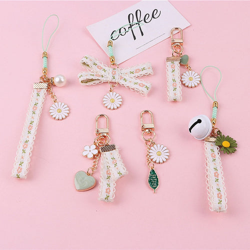 Ins Small Daisy Flower Keychain For Women Bell Ribbon Key Ring Bag Ornaments Airpods Pendent Charm Accessories