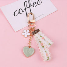 Fashion Daisy Keychain Creative Key Chain Phone Lanyard Pendant Trendy Flowers Lace Key Ring Bag Accessories Car Key Holder Gift