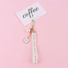 Ins Small Daisy Flower Keychain For Women Bell Ribbon Key Ring Bag Ornaments Airpods Pendent Charm Accessories